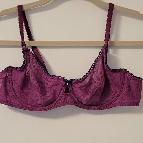 b. tempt'd by Wacoal fuchsia underwire lace bra size: 38B - Picture 1 of 3